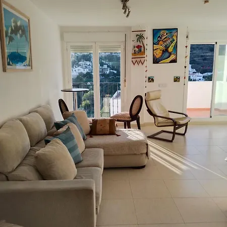 Newly Renovated Discover The Truth About Our Beautiful Oceanfront In Recent Renovations And New Management Ensure An Unforgettable Book Now And Experience It For Yourself Accommodatie bij particulieren Benalmádena
