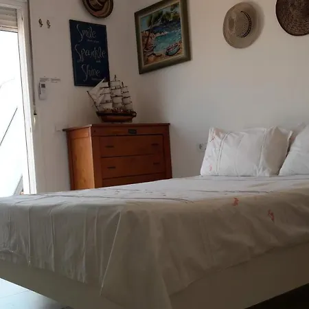 Newly Renovated Discover The Truth About Our Beautiful Oceanfront In Recent Renovations And New Management Ensure An Unforgettable Book Now And Experience It For Yourself Accommodatie bij particulieren