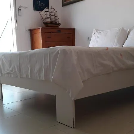 Newly Renovated Discover The Truth About Our Beautiful Oceanfront In Recent Renovations And New Management Ensure An Unforgettable Book Now And Experience It For Yourself Accommodatie bij particulieren